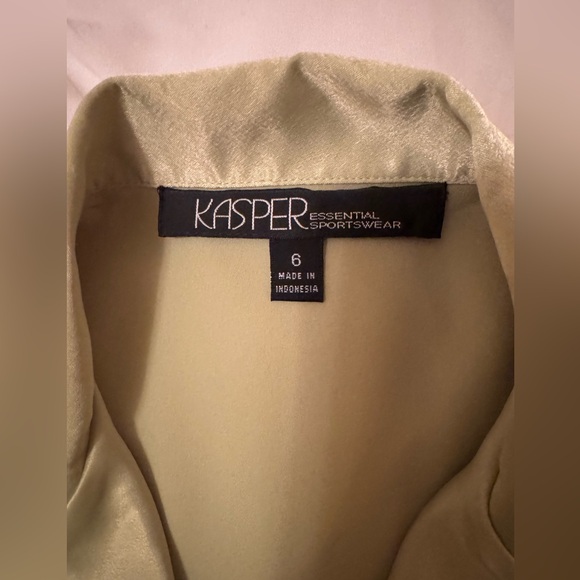 Kasper Button Down Shirt Women Short Sleeve V Neck Collared Shirt Green Size 6 - Picture 4 of 5